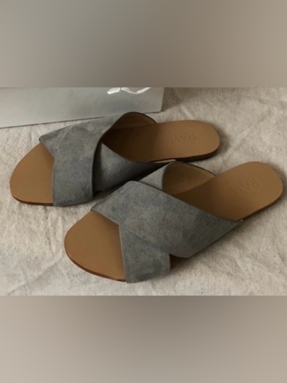 RAYE Like-New Sullivan Cross-Over Slide Sandal, Size 8.5, Slate Grey